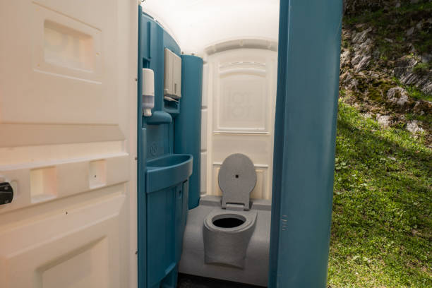 Portable Toilet Options We Offer in Fox Crossing, WI