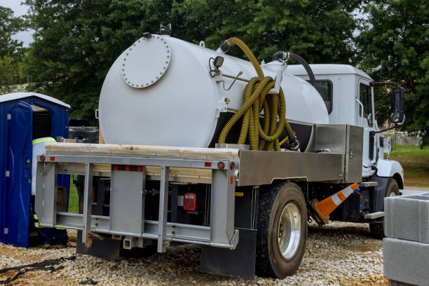 Best Portable restroom trailer rental  in Fox Crossing, WI